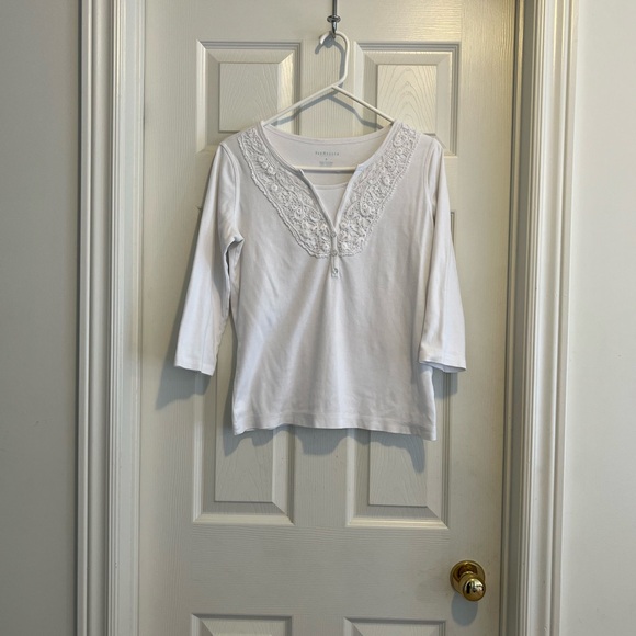 White cotton top with lace size small - Picture 2 of 3
